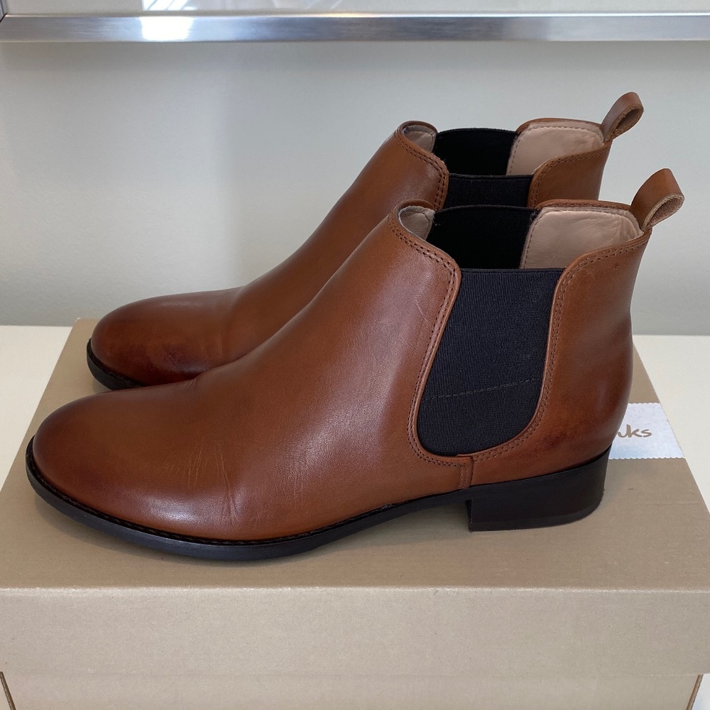 Clarks Chelsea Boots - Size 6